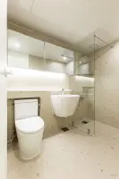 베이지 테라조로 완성한 모던 욕실 인테리어